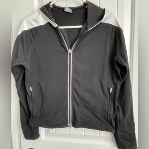 Nike Vintage #56323 women’s hooded fit-dry zip-up sweatshirt jacket.